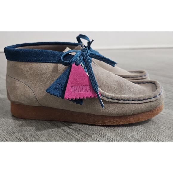Clarks Originals Wallabee Kids Size US 4 EU 36 Beige Suede Crepe Sole Lace Up